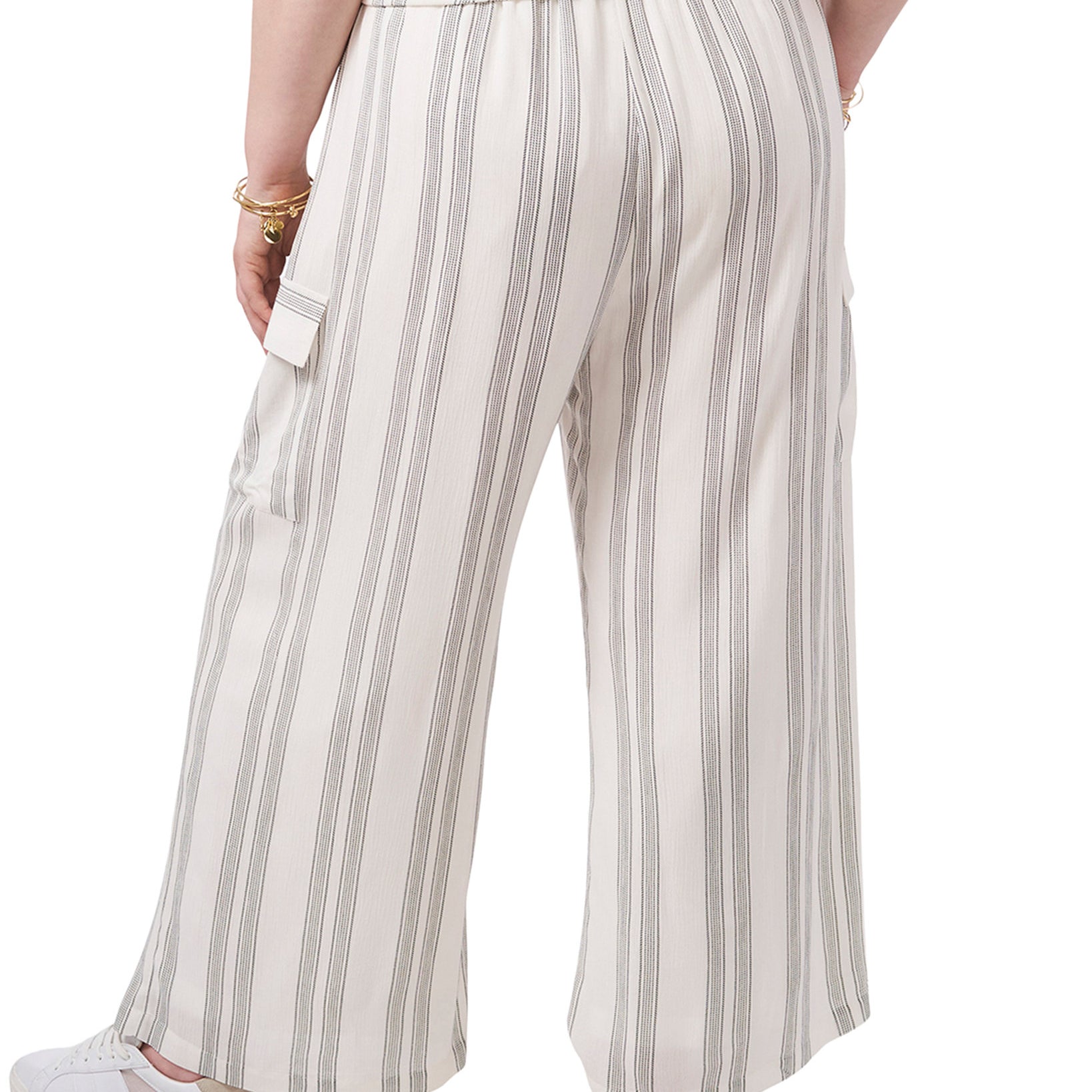 1.STATE Women Plus Printed Pull On Cargo Pants