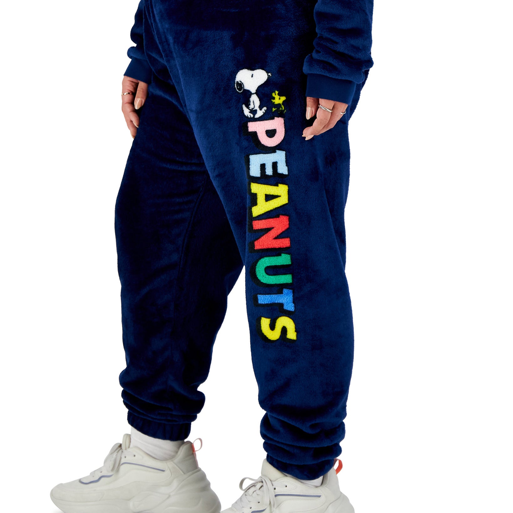 Love Tribe Women Plus Peanuts Graphic Plush Jogger Pants